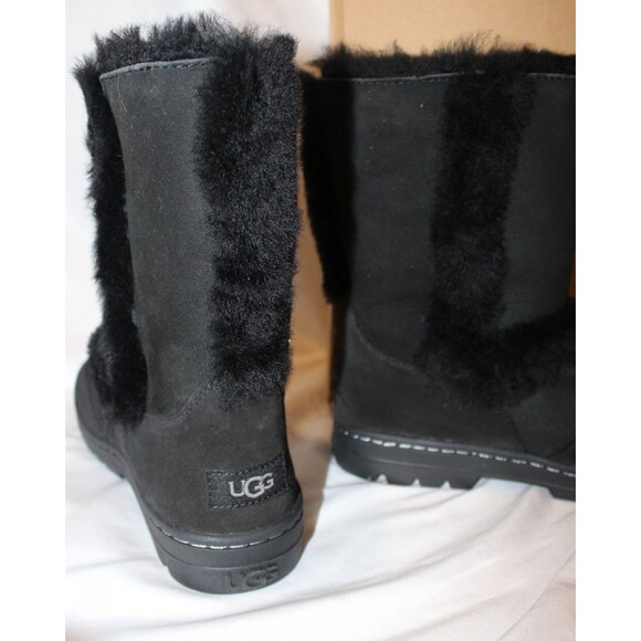 NIB UGG Women's Classic Short Sundance Revival Black Suede Boots‎ NIB 6 - Picture 4 of 6